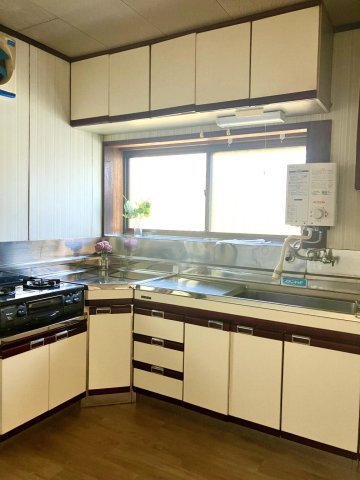 キッチン　使いやすいキッチンで、収納力もあります。