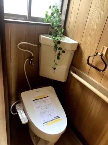 トイレ　温水洗浄便座は新品です。