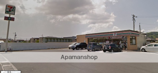 コンビニ　セブンイレブン（コンビニ）まで421m