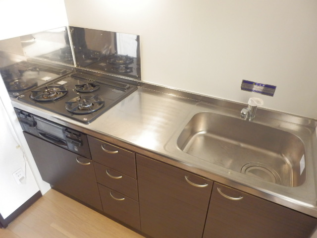 キッチン　3口コンロでお料理がもっとスムーズに！