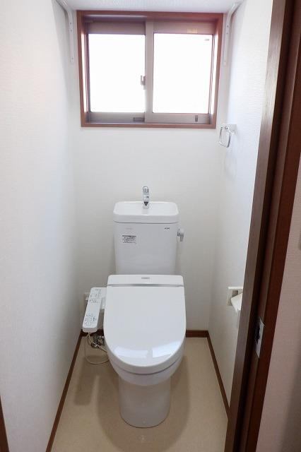 トイレ　温水洗浄便座完備