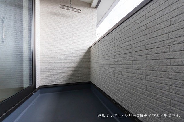 バルコニー　写真は同型別物件