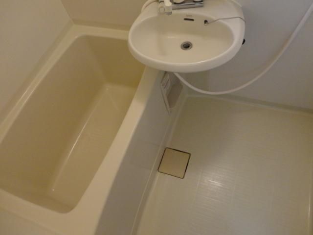 バス・シャワールーム　★大き目のお風呂★