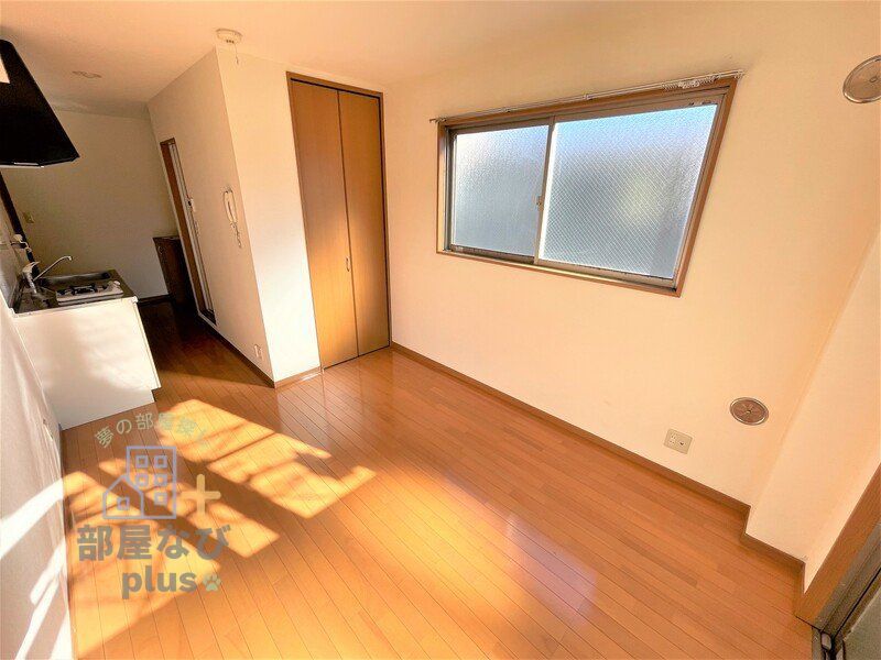 居室・リビング　※他号室写真です