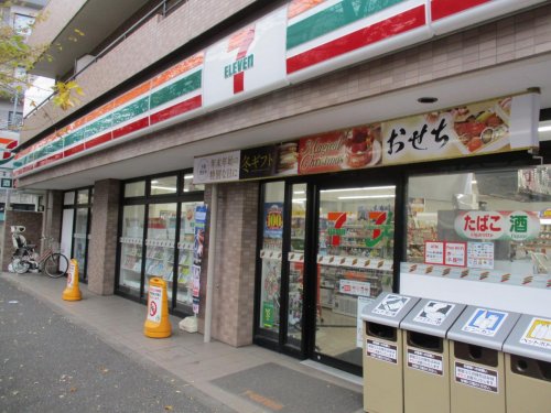 コンビニ　セブンイレブン 杉並堀ノ内3丁目店（コンビニ）まで1229m