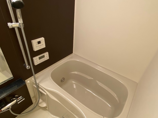 バス・シャワールーム　自動湯はりなど多機能のお風呂