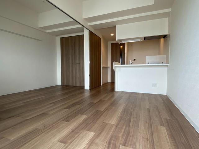 居室・リビング　リビングと寝室が続く間取りです