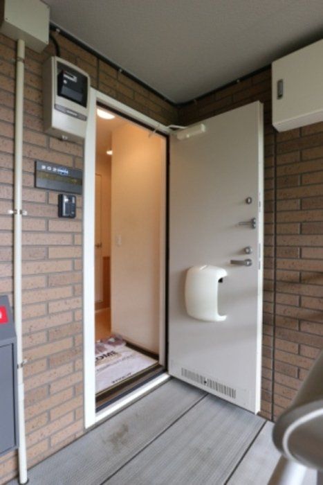 玄関　※別号室参考写真です