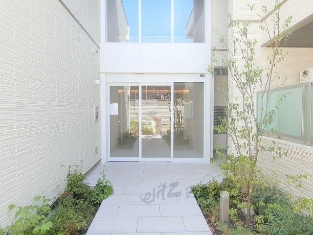 エントランス　エントランス