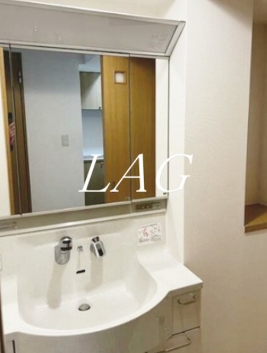 洗面設備　独立洗面台です。