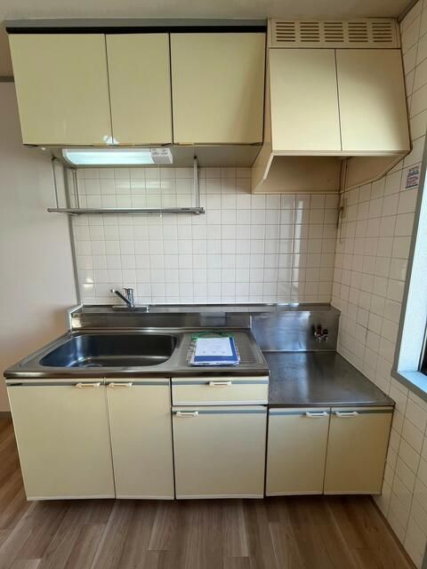 キッチン　※写真は別部屋です