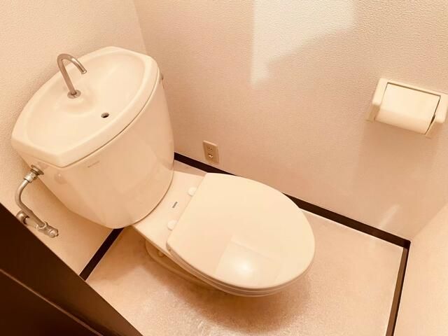 トイレ　※写真は別部屋です