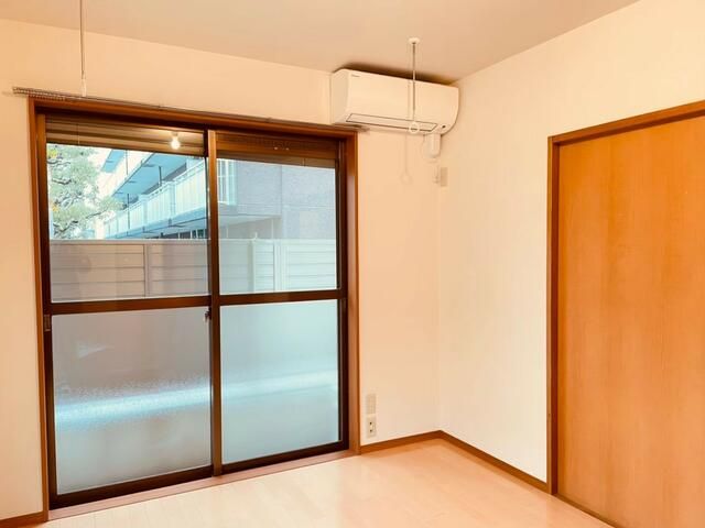 居室・リビング　※写真は別部屋です