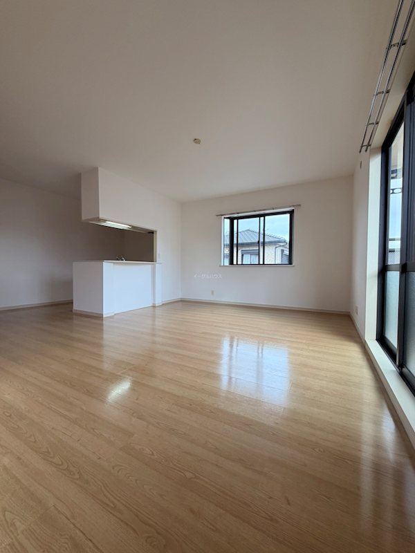 居室・リビング　別部屋写真使用