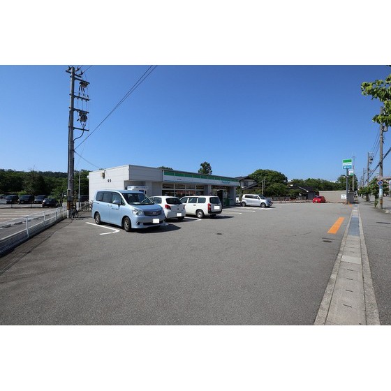 コンビニ　ファミリーマート富山五福店（コンビニ）まで450m