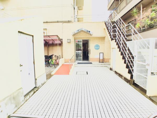 エントランス　ゆとりのあるエントランスです