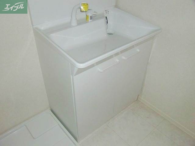 洗面設備　別の類似物件の写真です。実際とは異なります。