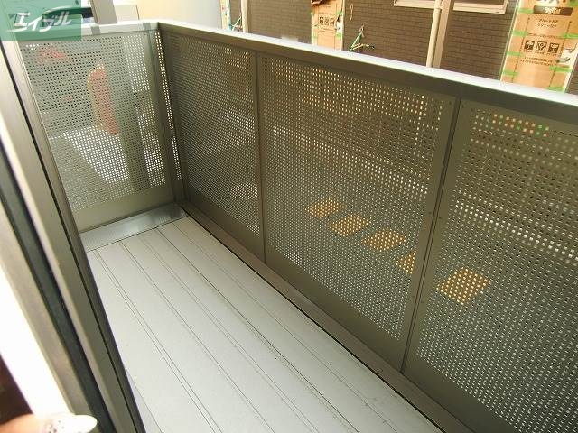 バルコニー　別の類似物件の写真です。実際とは異なります。