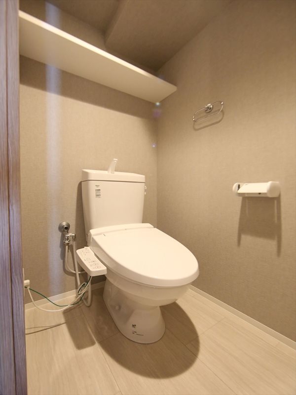 トイレ　温水洗浄暖房便座付トイレ