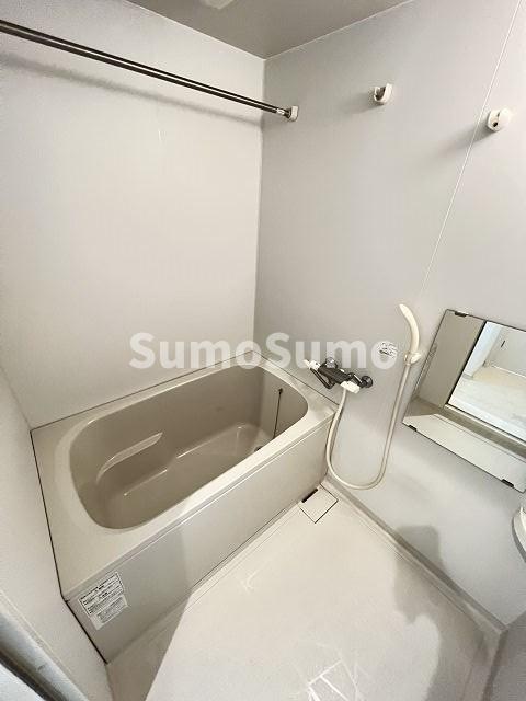 バス・シャワールーム　落ち着いた空間のお風呂です