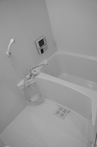 バス・シャワールーム　浴室暖房付バスです☆