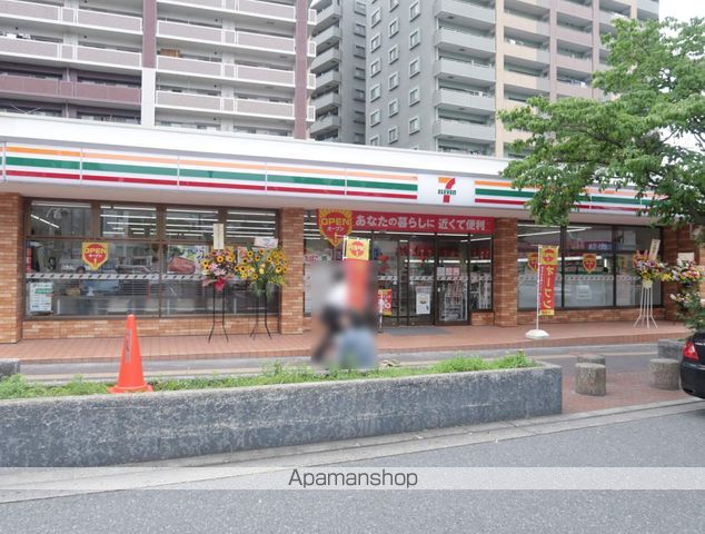 コンビニ　セブンイレブン（コンビニ）まで800m