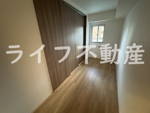 居室・リビング　こちらのリビングで趣味の時間をお楽しみください