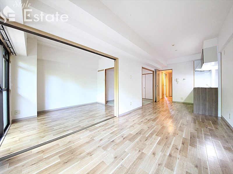 居室・リビング　内装