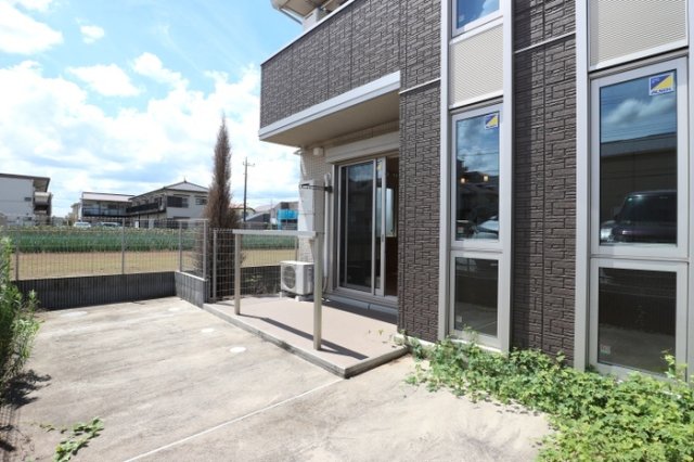 庭　お庭で自由な時間を過ごせます