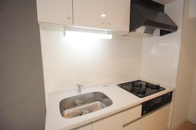 キッチン　コンパクトなキッチンで掃除もラクラク