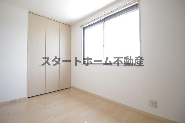 その他部屋・スペース　使い勝手のいい寝室です