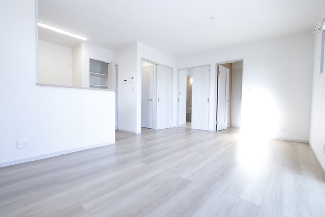 居室・リビング　【参考写真】