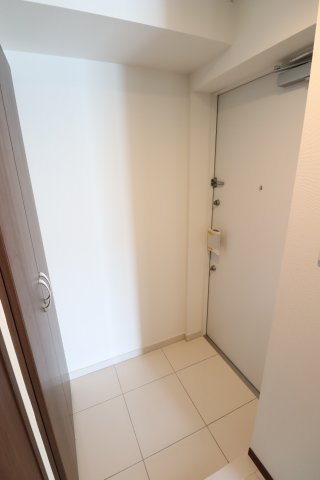 玄関　収納もある玄関です