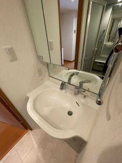 洗面設備　反転タイプ参考写真