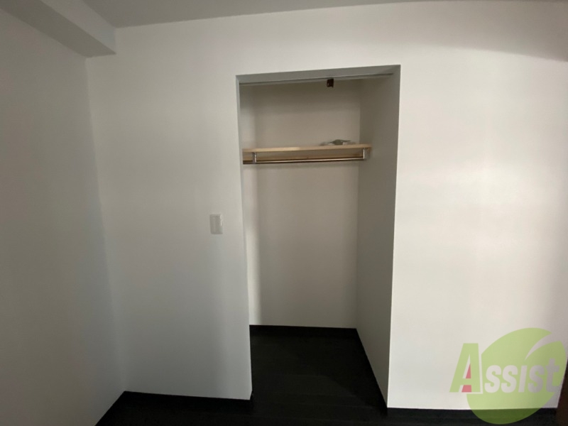 収納　寝室の収納です。部屋がすっきり片付きます。