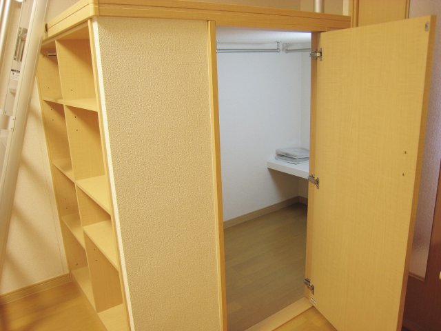 収納　ウォークインクローゼット