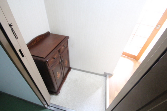 玄関　※別の部屋の写真です。