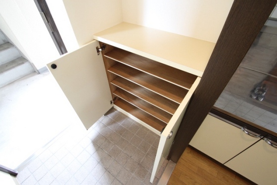 玄関　※別部屋の写真です