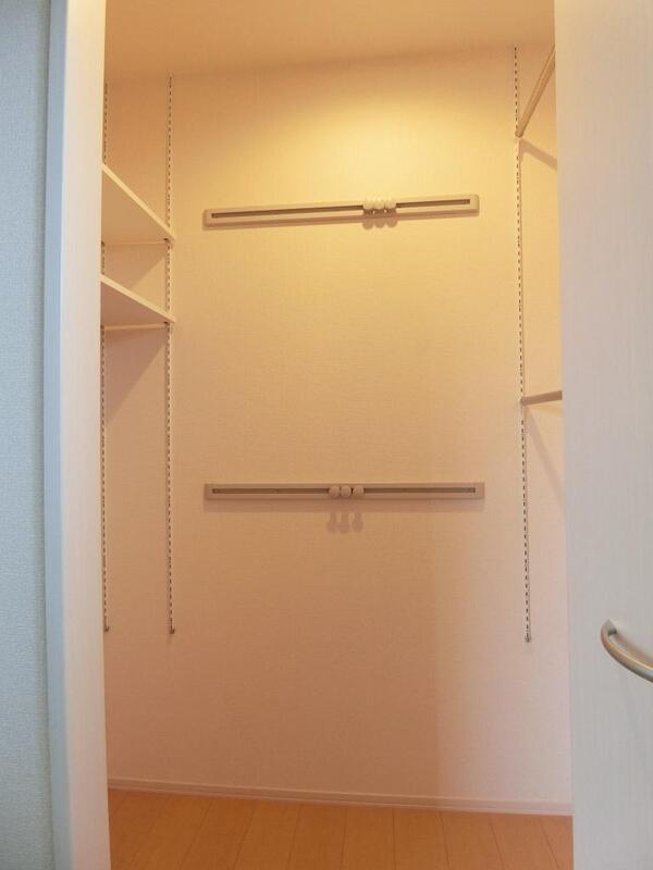 収納　ウォークインクローゼット