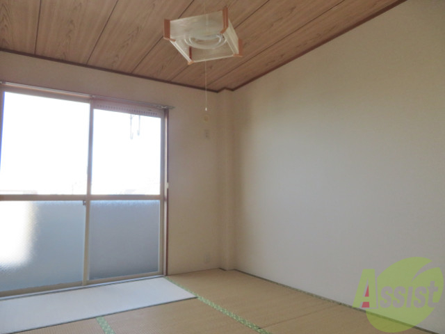 その他部屋・スペース　こちらは６帖の和室になります。寝室にいかがでしょうか？