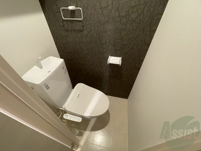 トイレ　こちらはトイレです。清潔感があり、安心して使用できます。