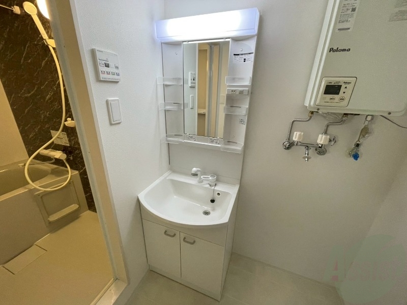 洗面設備　洗面台は独立していて使いやすそうですね。