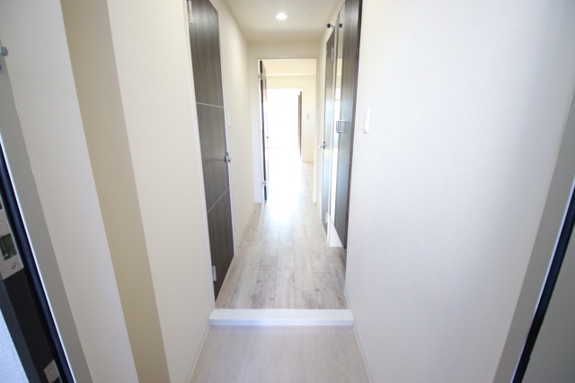 玄関　※別室の参考写真の為、現況優先です。