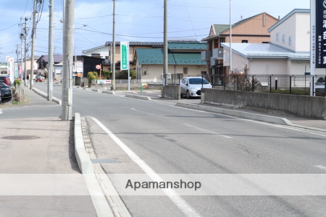 その他　前面道路（その他）まで0m