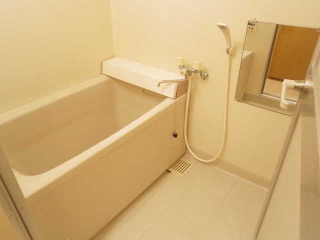 バス・シャワールーム　バス※別部屋参考写真