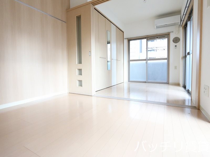 居室・リビング　同シリーズ写真の為現況を優先致します。