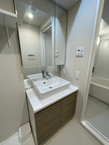 洗面設備　コンパクトで使いやすい洗面所