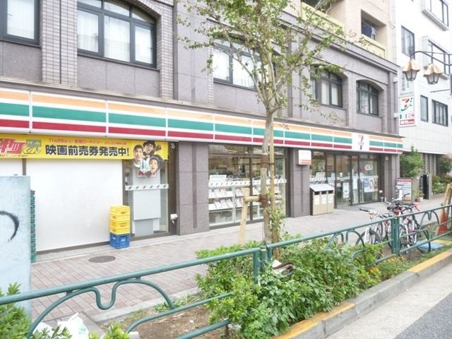 コンビニ　セブンイレブン（コンビニ）まで127m