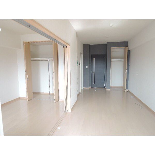 居室・リビング　玄関