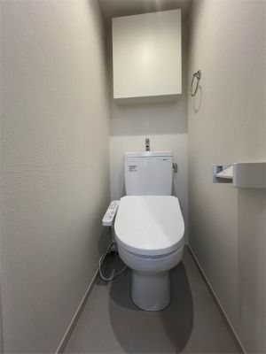 トイレ　温水洗浄便座